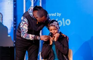 Richard Nick Ngendahayo yahaye umunyarwenya Kadudu ibihumbi 500,000 Frw nyuma yuko yari vuye kurubyiniro asutse amarira muri Camp Kigali