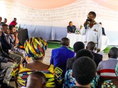 GAKENKE: DR. SIMPLE yahuje umuziki n’uburezi asusurutsa abitabiriye Umunsi mpuzamahanga wa Mwarimu(Amafoto)